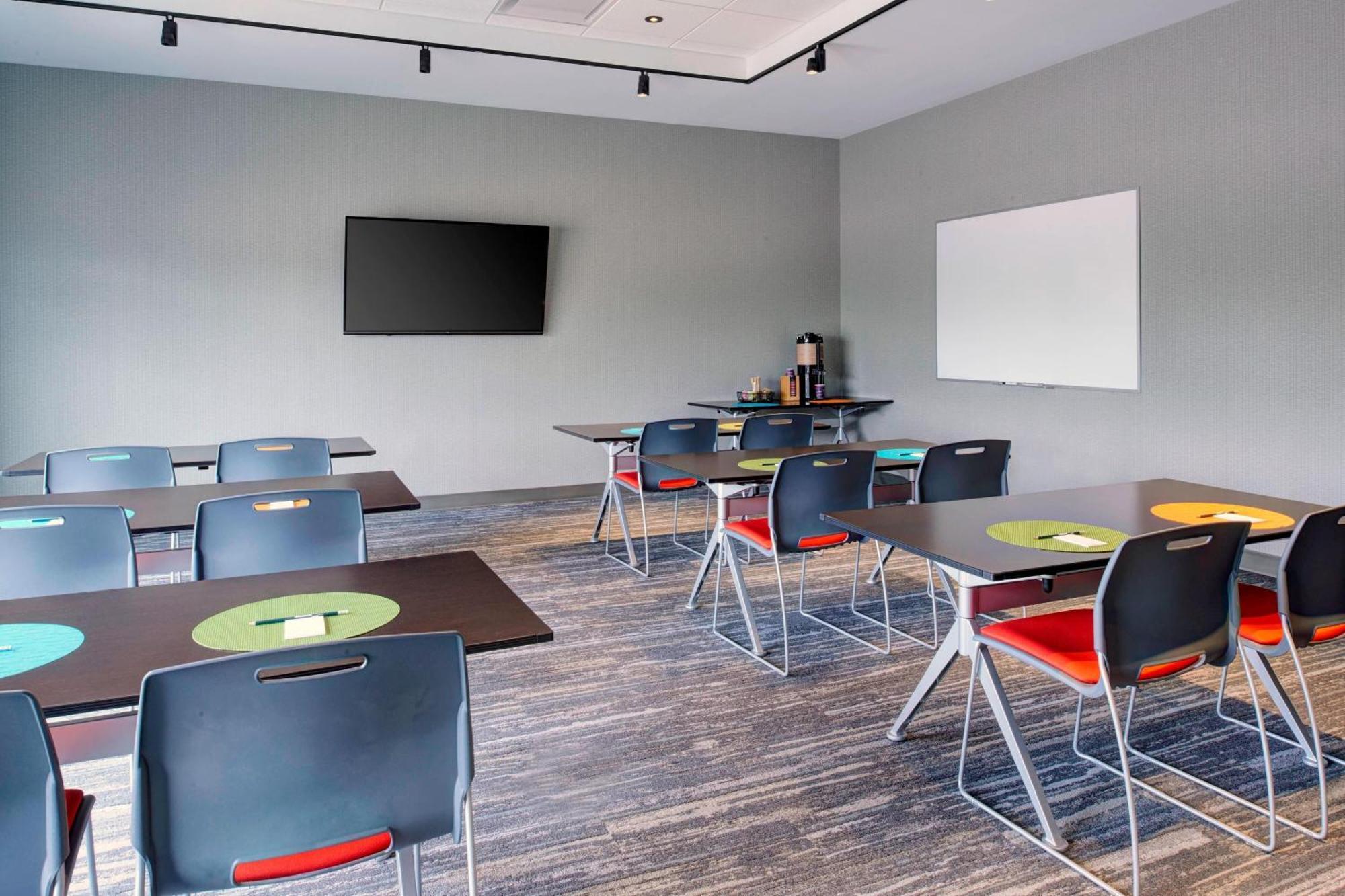 Aloft Columbus Уестървил Екстериор снимка