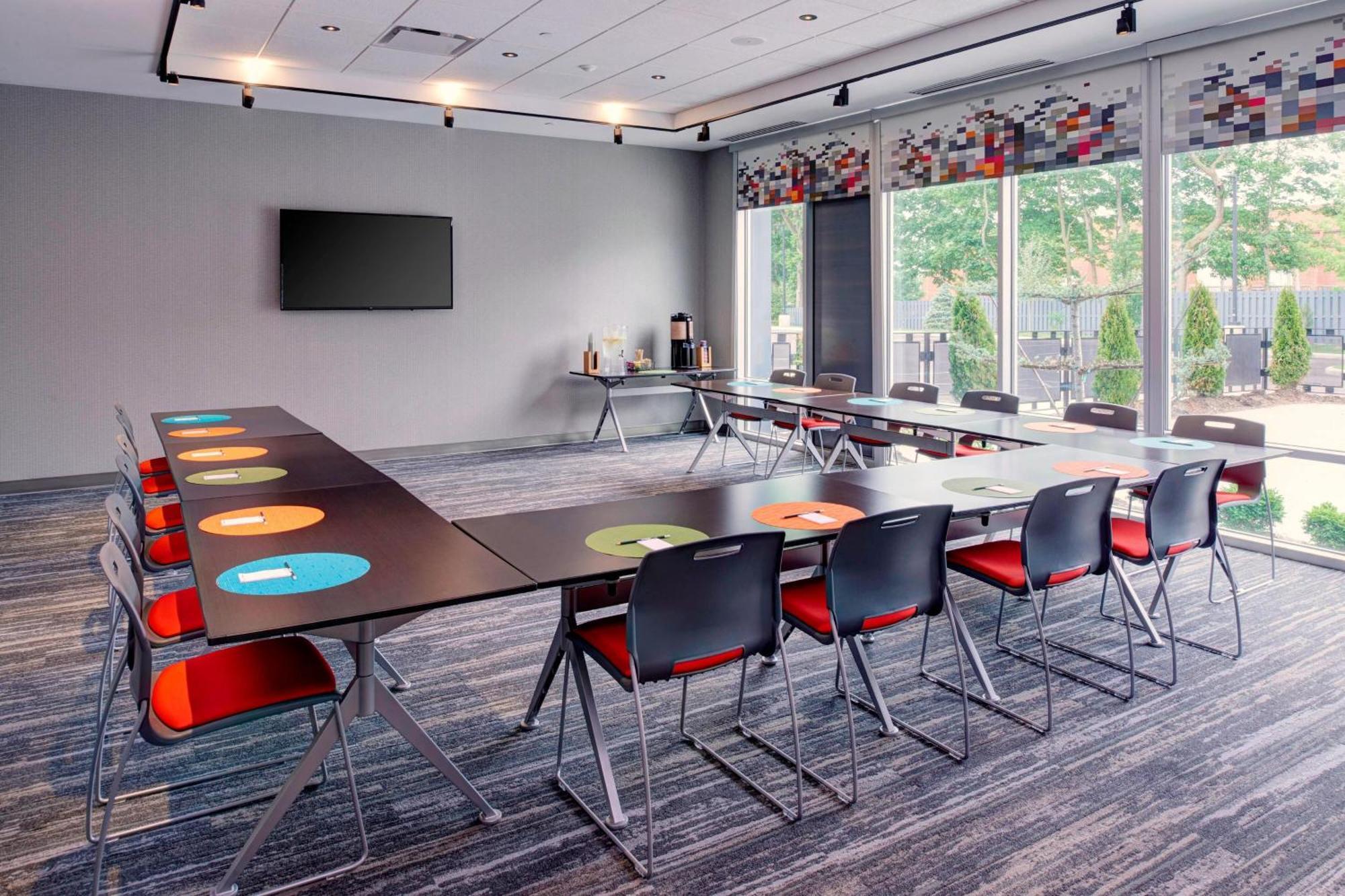 Aloft Columbus Уестървил Екстериор снимка